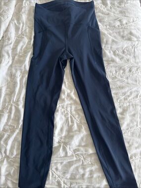 lululemon navy blue high-rise workout leggings